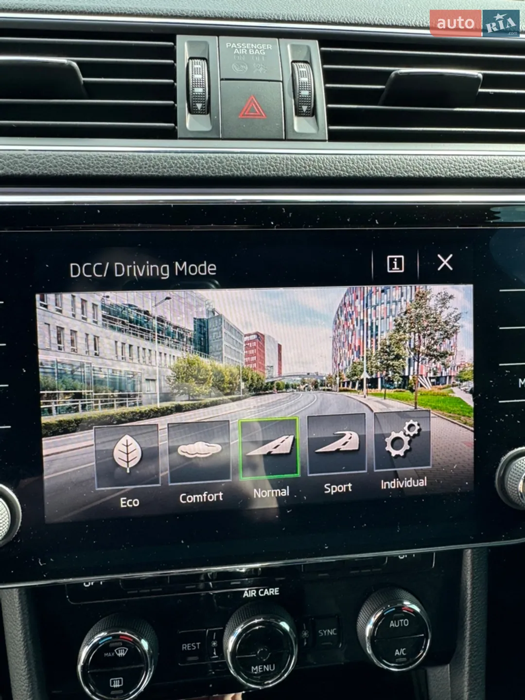 2017 Skoda Superb - мініатюра 15