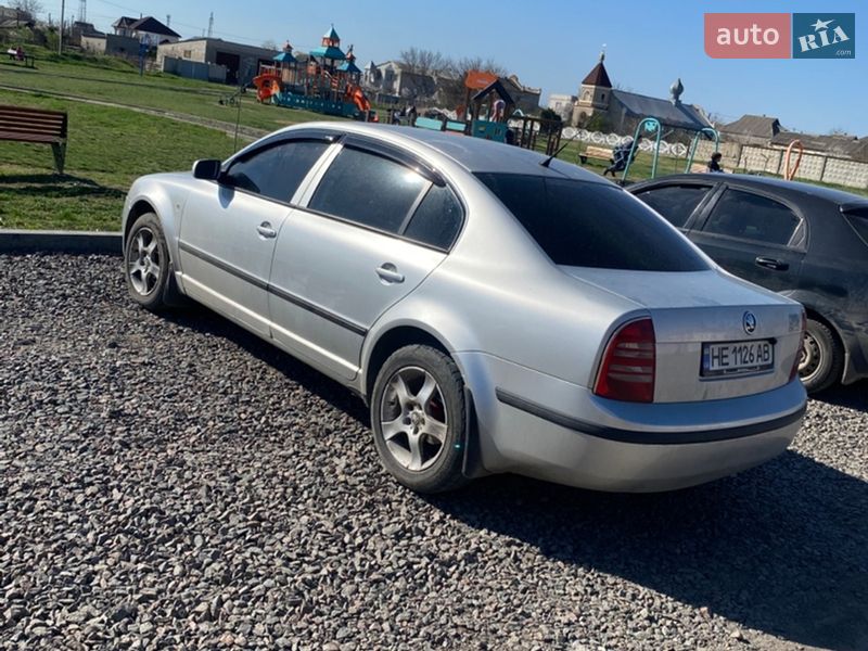 Skoda Superb 2004