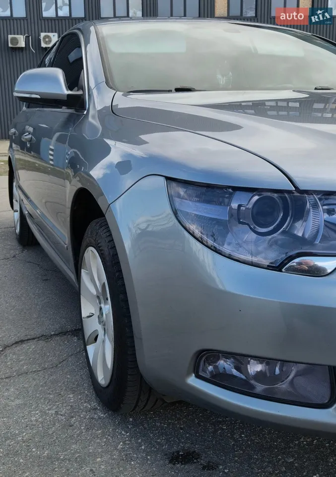 2010 Skoda Superb - мініатюра 18