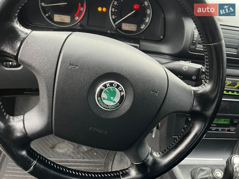 Лифтбек Skoda Superb 2006 в Смеле