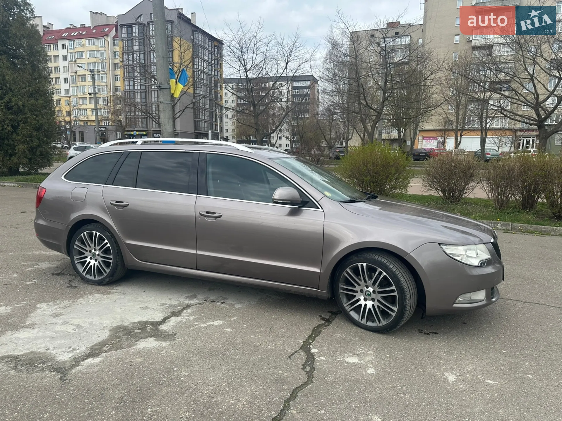 2010 Skoda Superb - мініатюра 4