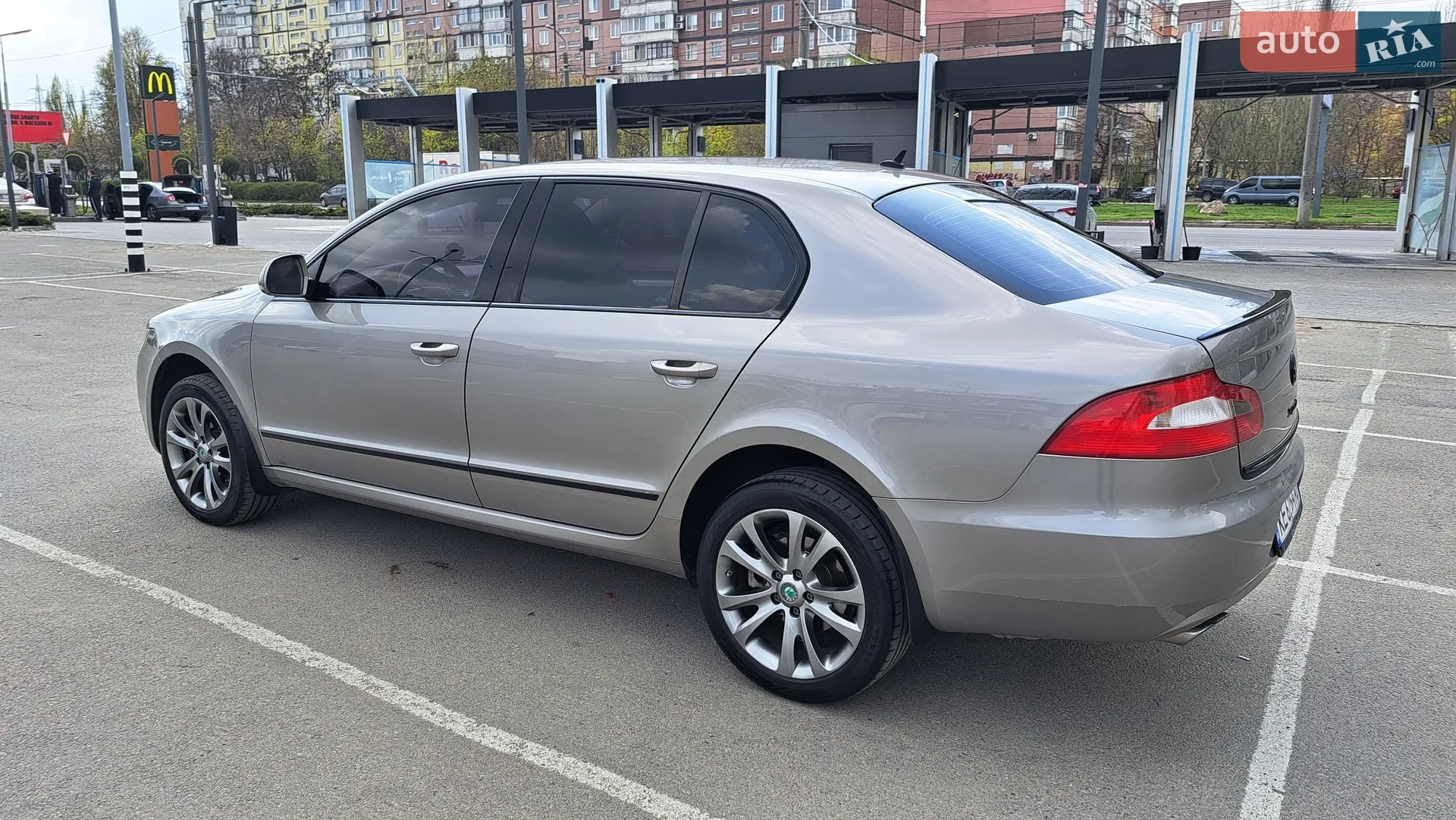 2010 Skoda Superb - мініатюра 7