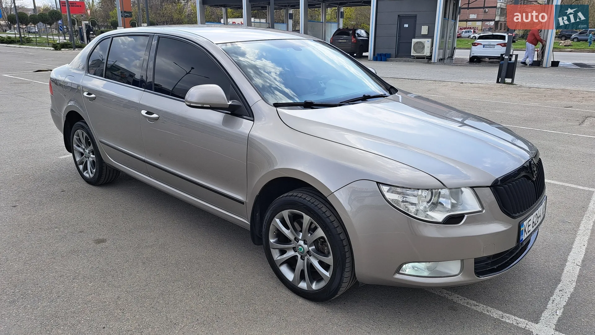 2010 Skoda Superb - мініатюра 15
