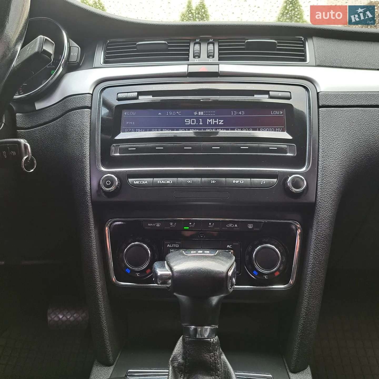 2010 Skoda Superb - мініатюра 37