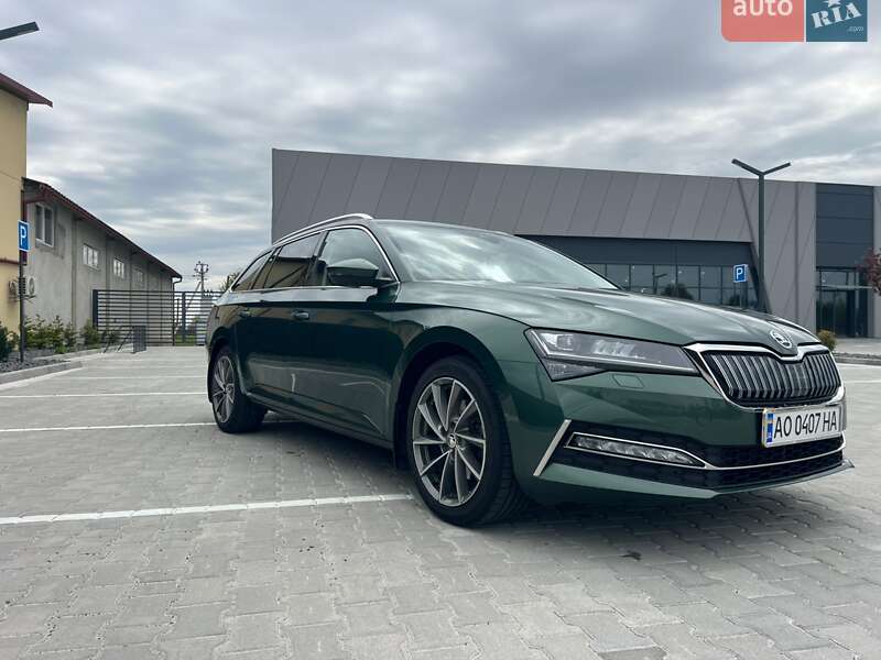 Універсал Skoda Superb 2020 в Ужгороді