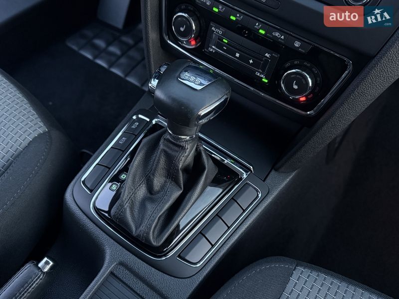 Універсал Skoda Superb 2012 в Львові фото 38 Універсал Skoda Superb 2012 в Львові