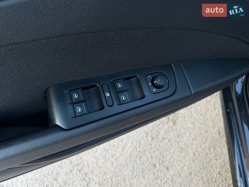 Універсал Skoda Superb 2012 в Львові фото 53 Універсал Skoda Superb 2012 в Львові