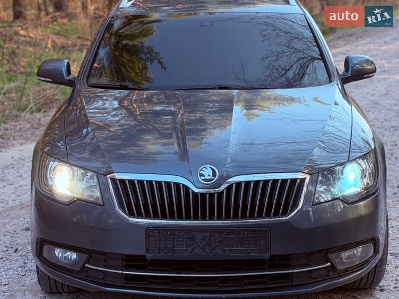 Универсал Skoda Superb 2014 в Киеве