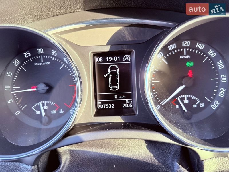 Универсал Skoda Superb 2013 в Киеве