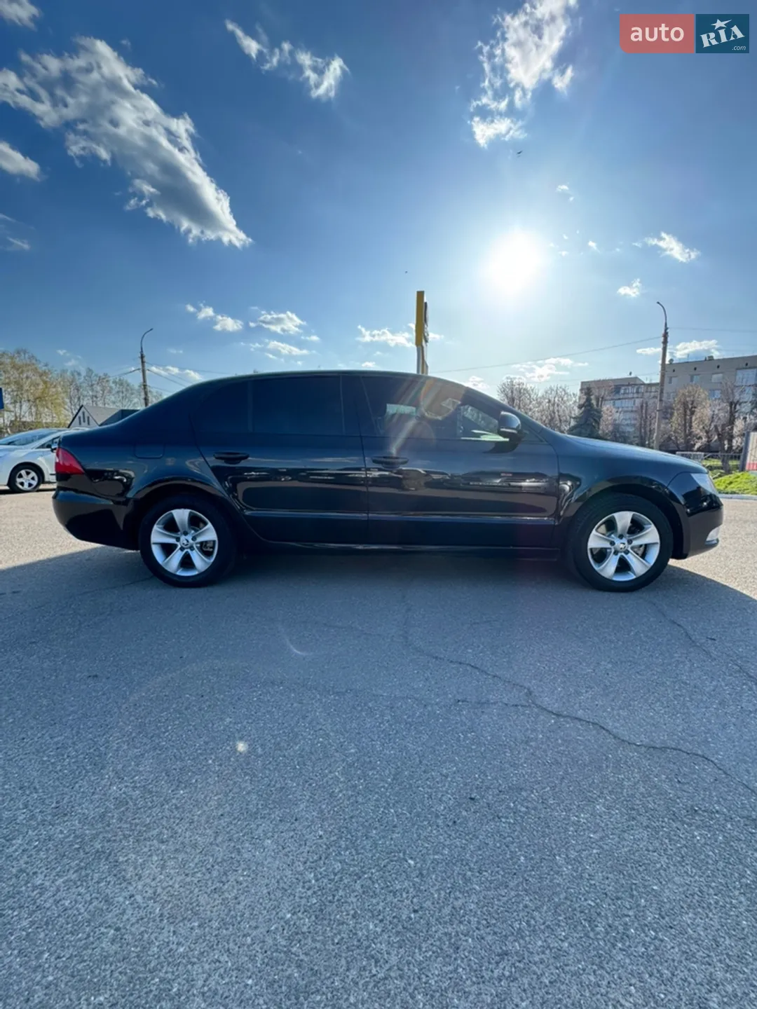 2010 Skoda Superb - мініатюра 4
