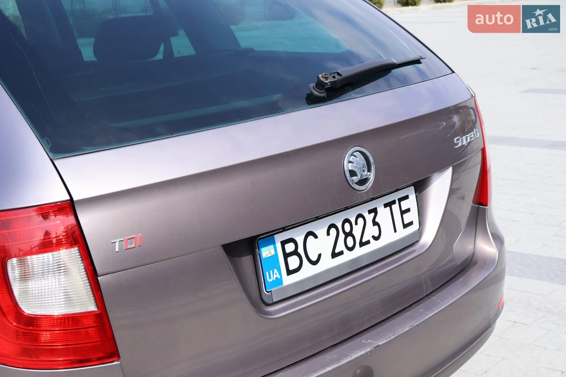 2010 Skoda Superb - мініатюра 7