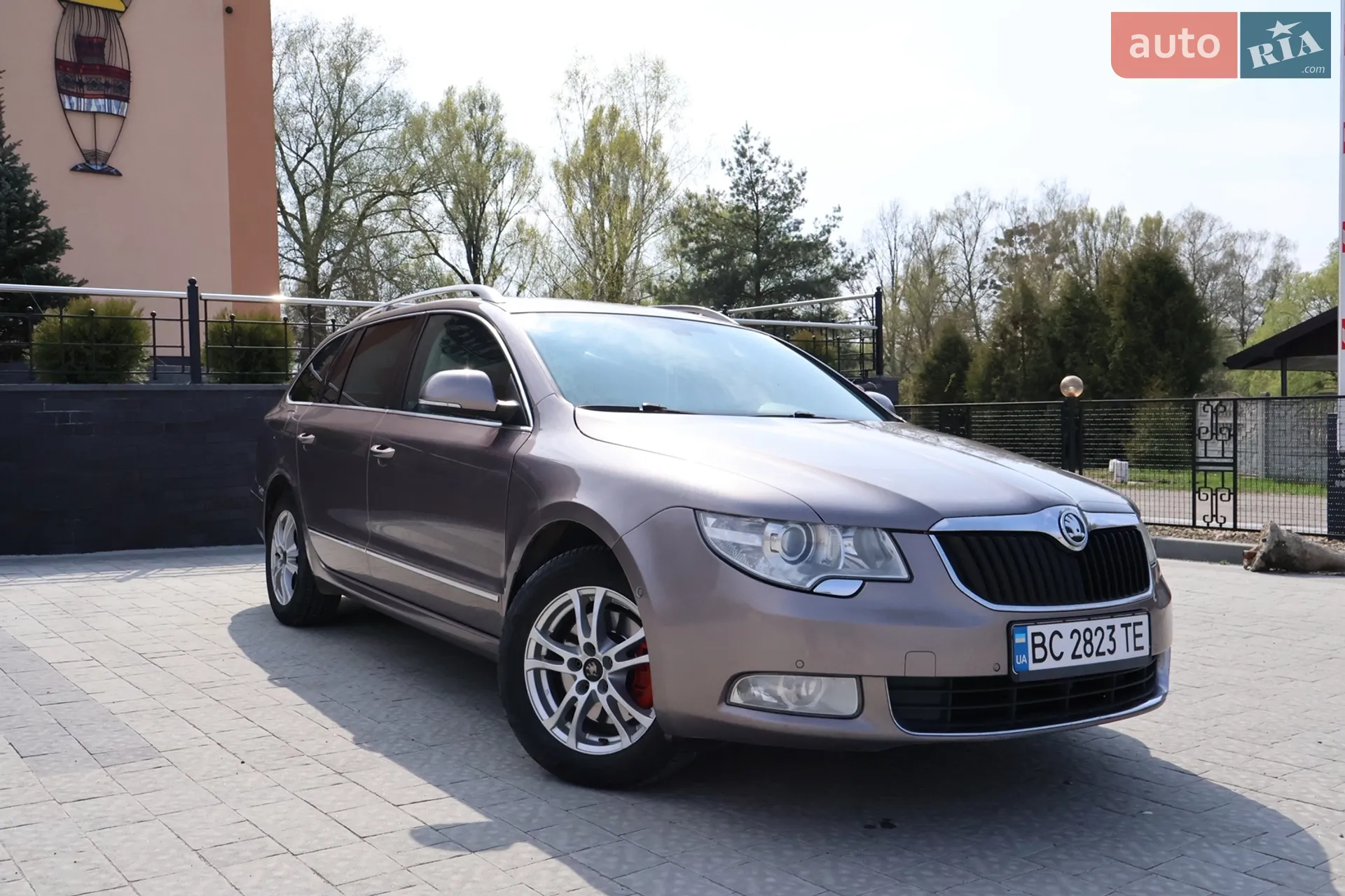 2010 Skoda Superb - мініатюра 23