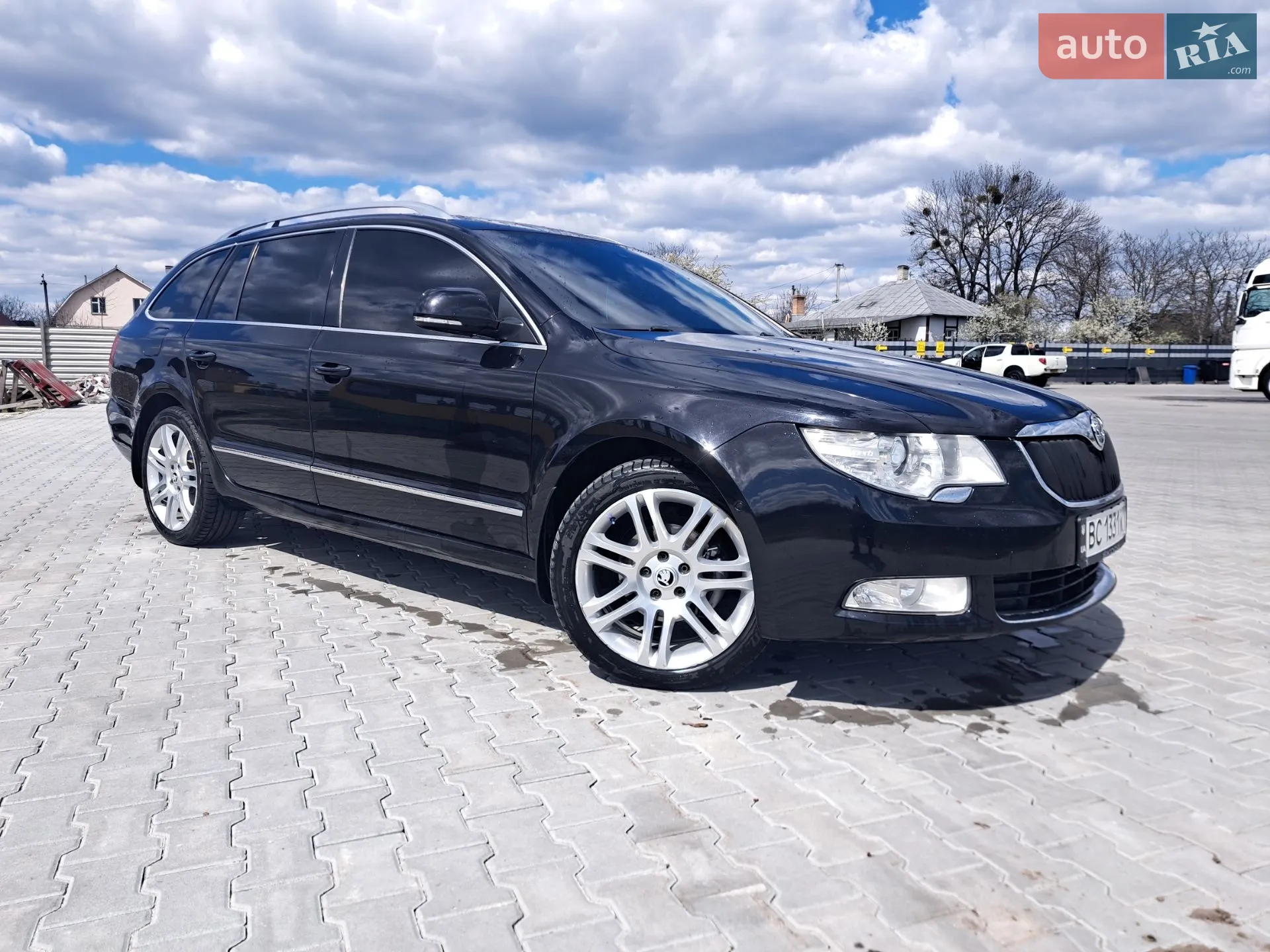 2012 Skoda Superb - мініатюра 2