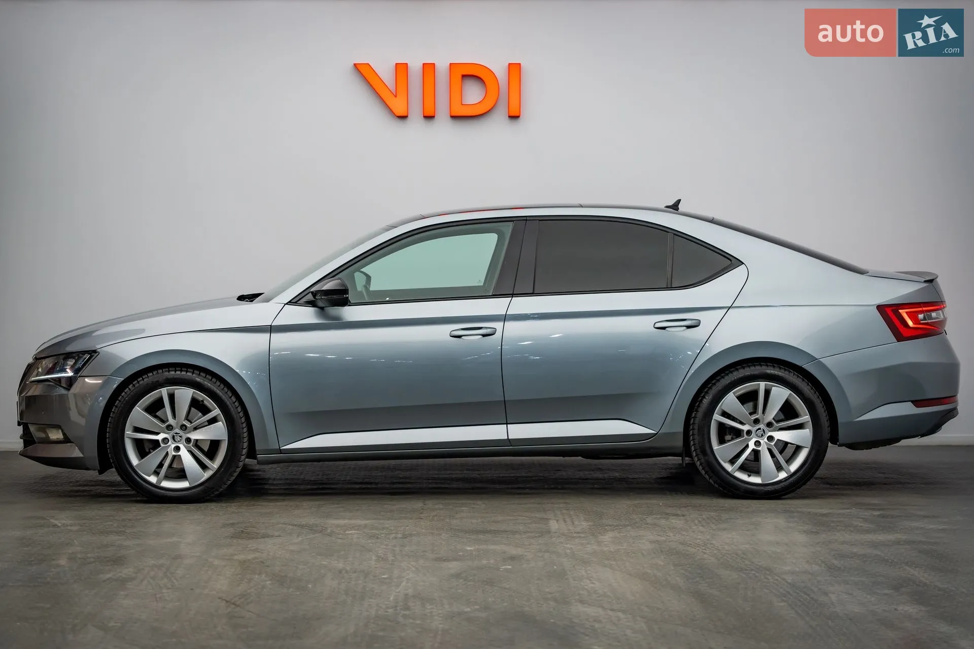 2019 Skoda Superb - мініатюра 3