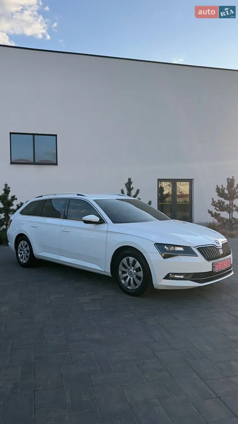 2017 Skoda Superb - мініатюра 4