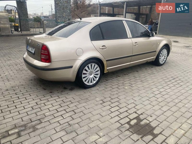 Ліфтбек Skoda Superb 2004 в Тячеві
