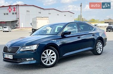 Ліфтбек Skoda Superb 2015 в Львові