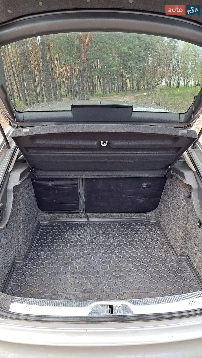 2010 Skoda Superb - мініатюра 16