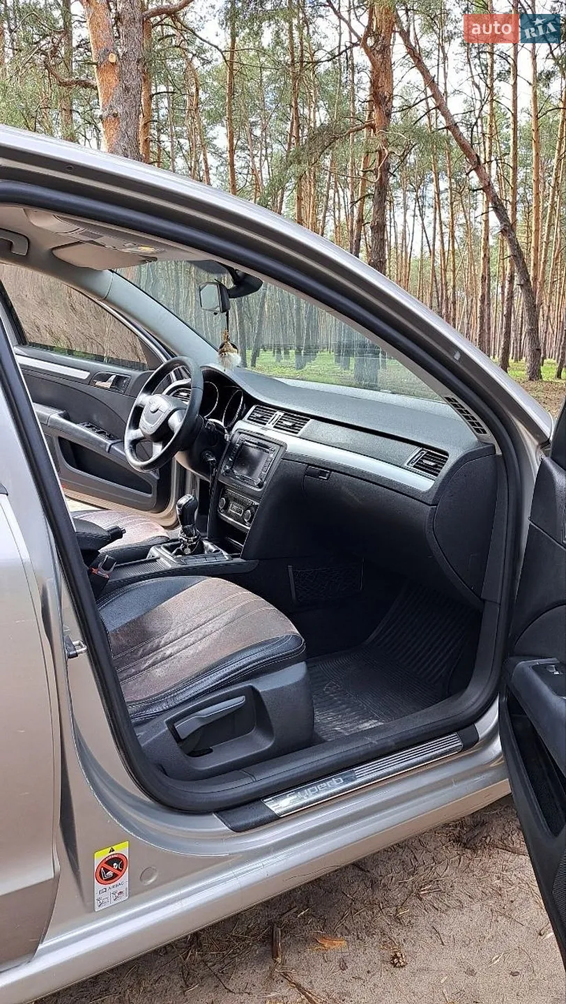 2010 Skoda Superb - мініатюра 22