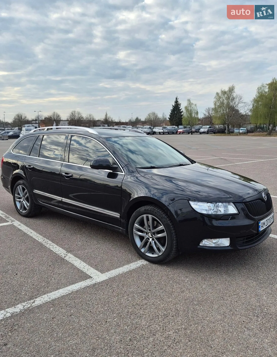 2010 Skoda Superb - мініатюра 2