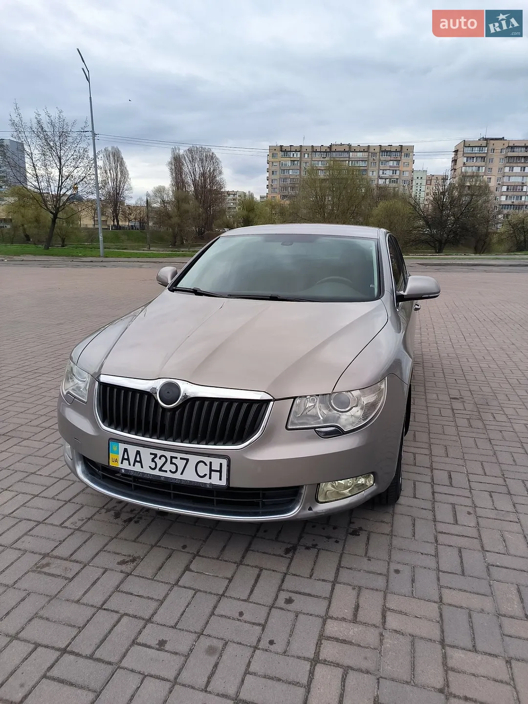 2010 Skoda Superb - мініатюра 3