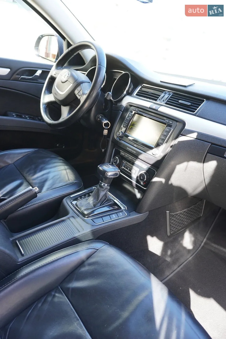2010 Skoda Superb - мініатюра 28