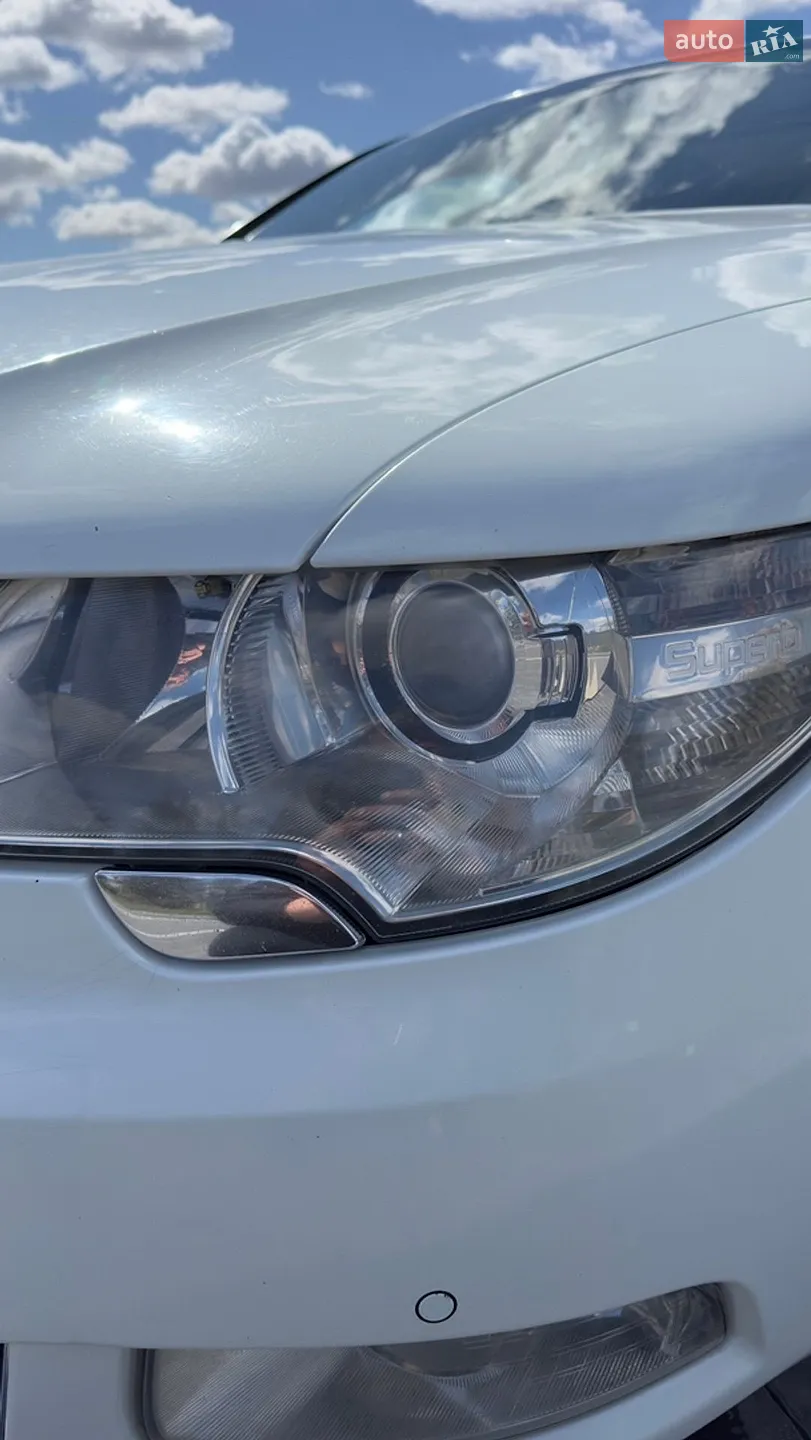 2011 Skoda Superb - мініатюра 8