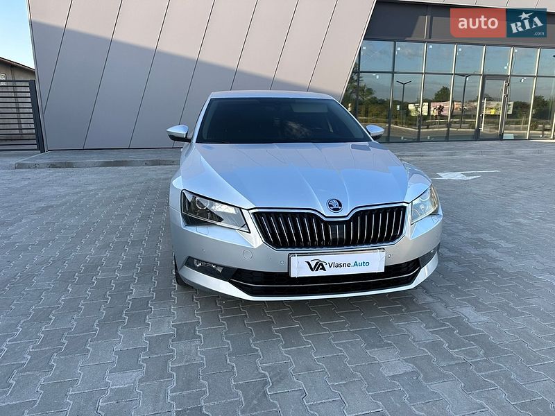 Лифтбек Skoda Superb 2016 в Ужгороде