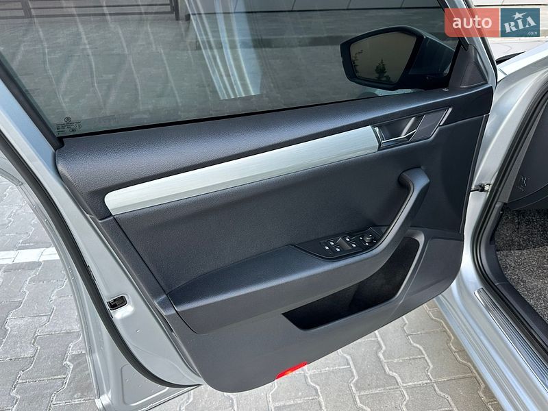 Лифтбек Skoda Superb 2016 в Ужгороде