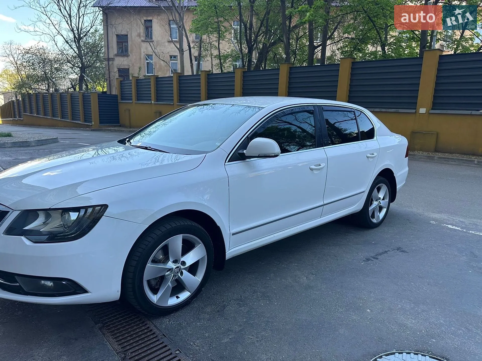 2013 Skoda Superb - мініатюра 3