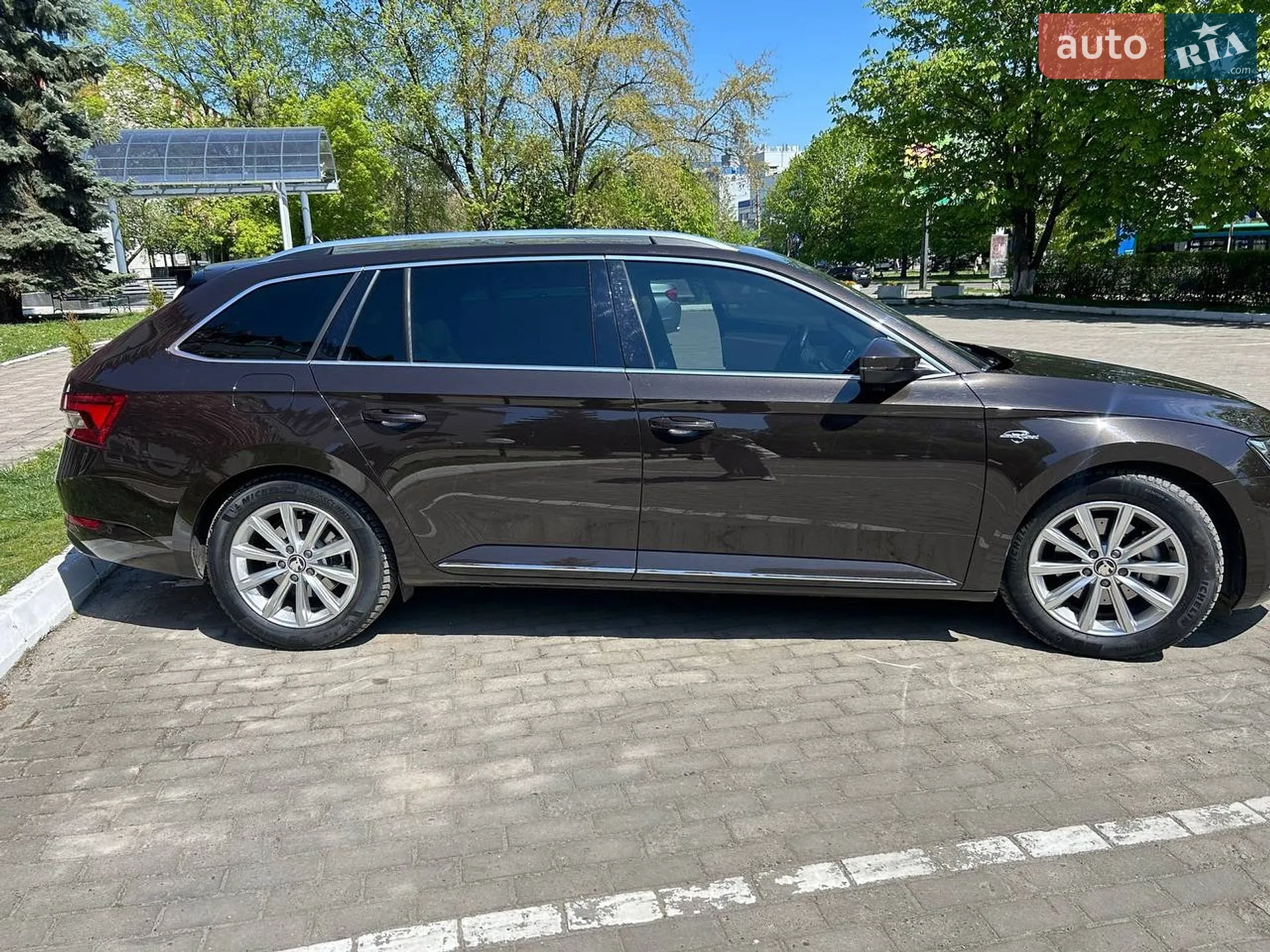 2019 Skoda Superb - мініатюра 2