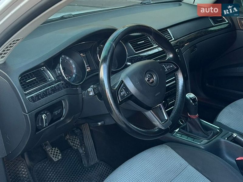 Универсал Skoda Superb 2011 в Львове
