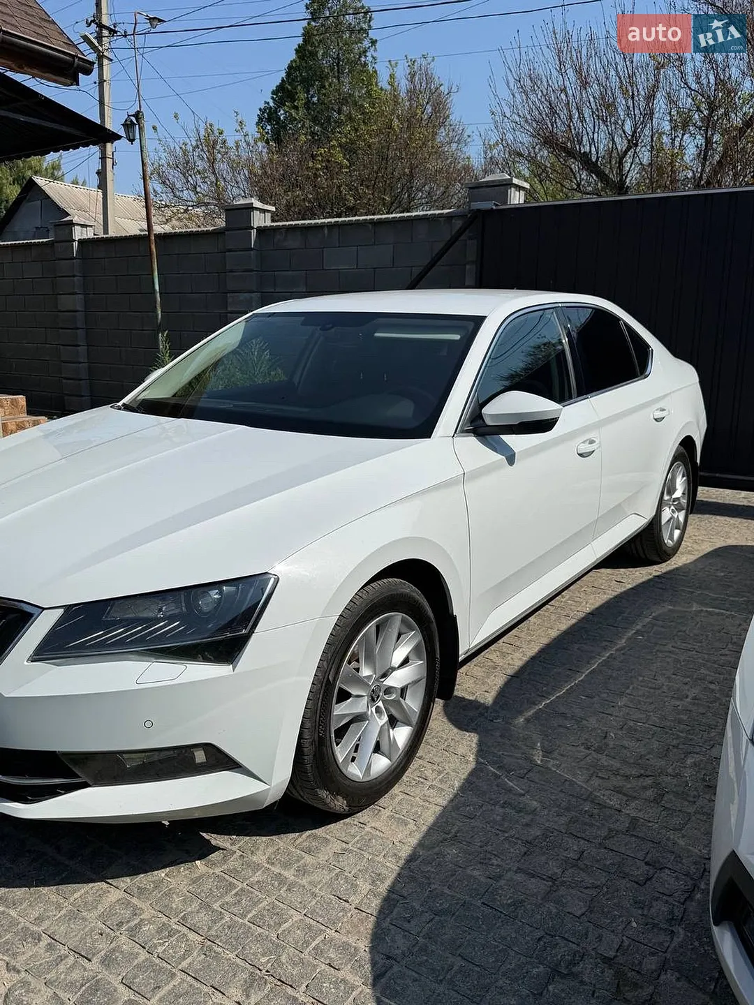 2017 Skoda Superb - мініатюра 3