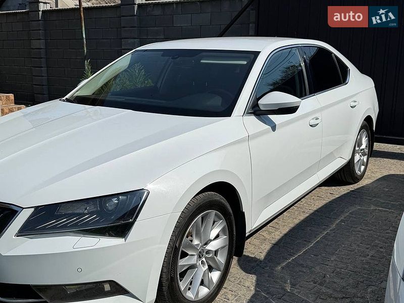 Лифтбек Skoda Superb 2017 в Днепре