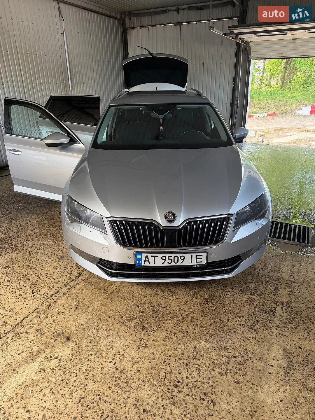 2017 Skoda Superb - мініатюра 2