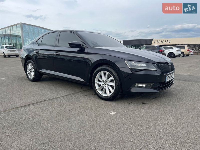 Лифтбек Skoda Superb 2016 в Киеве
