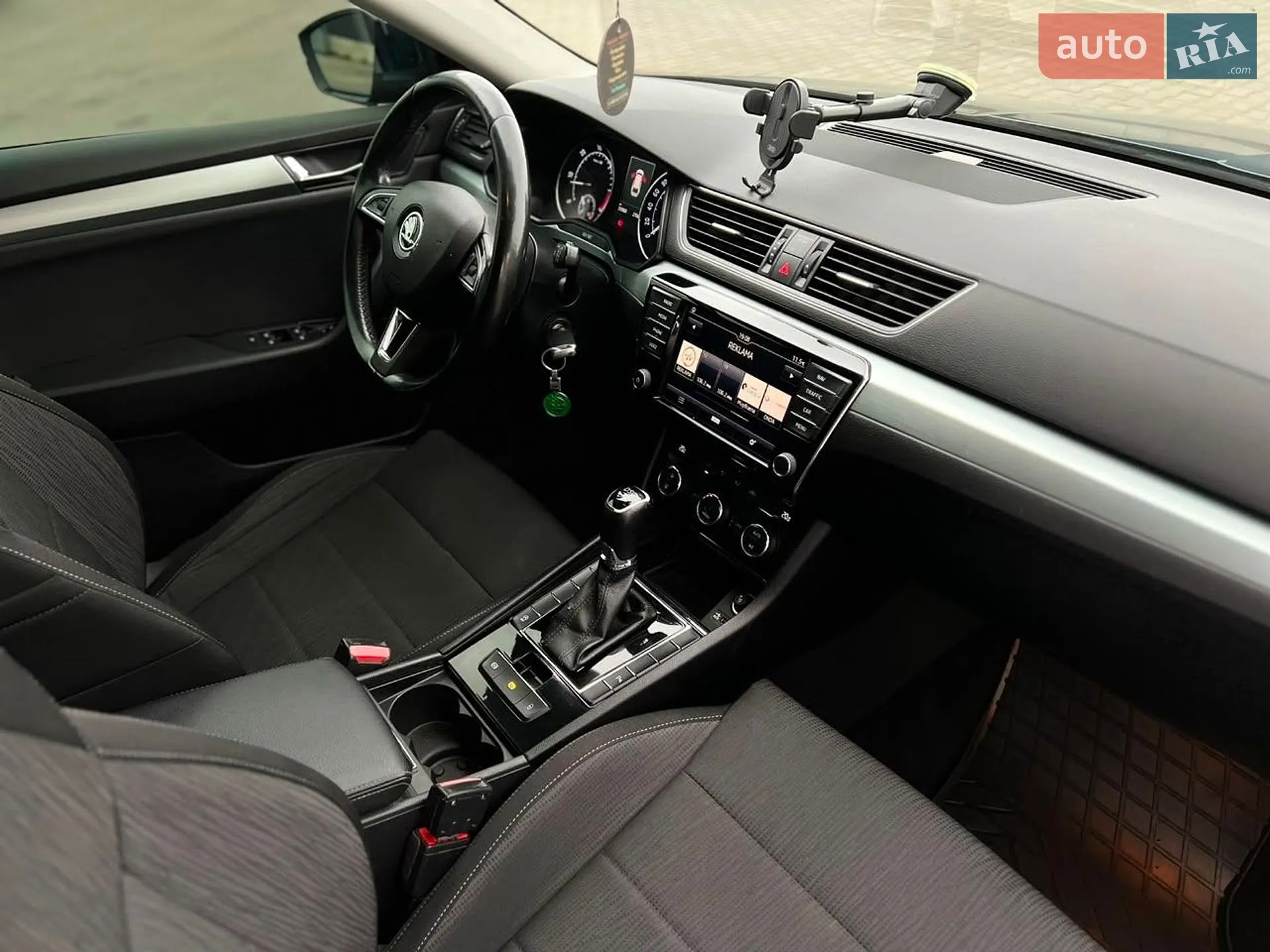 2017 Skoda Superb - мініатюра 8