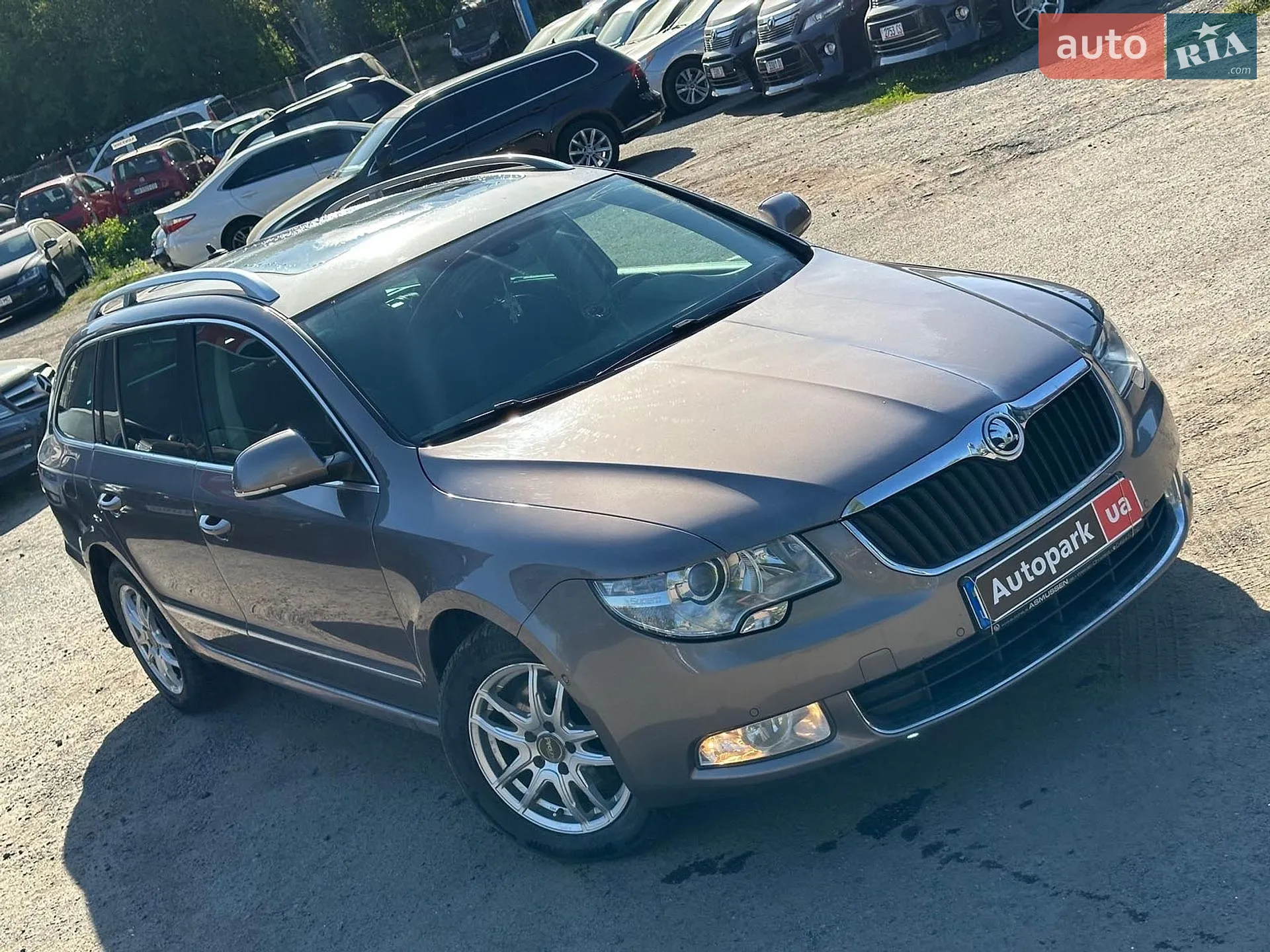 2010 Skoda Superb - мініатюра 6