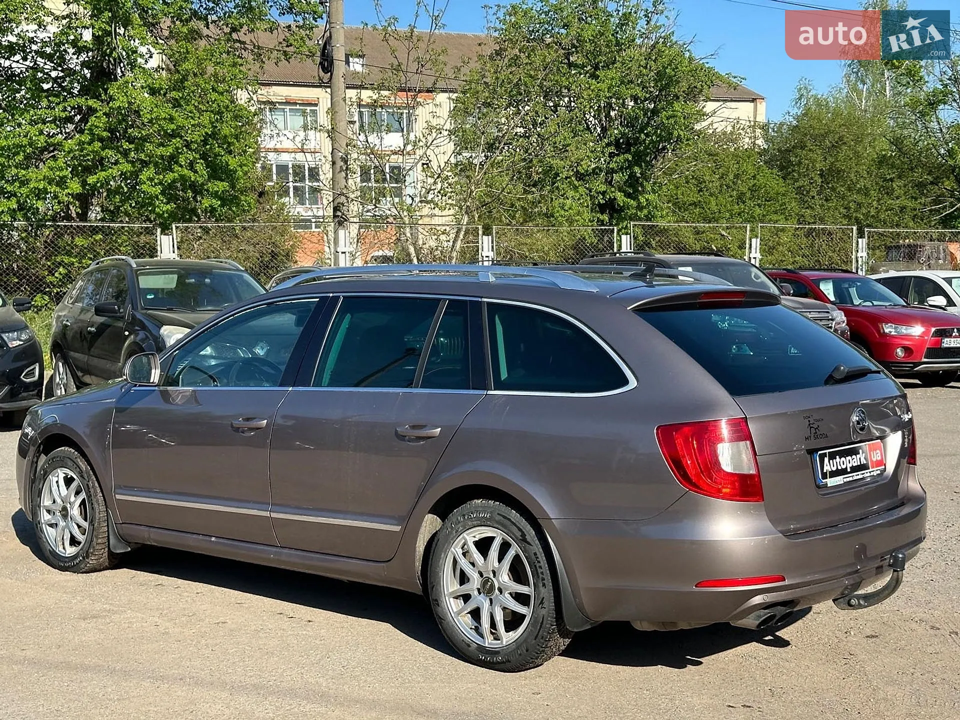 2010 Skoda Superb - мініатюра 9