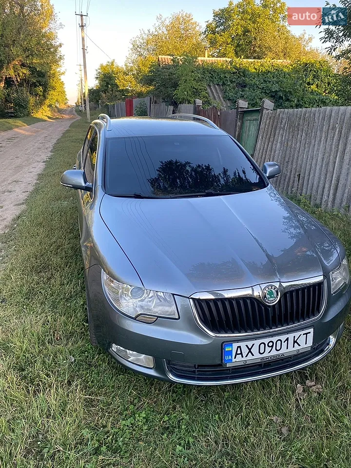 2010 Skoda Superb - мініатюра 15