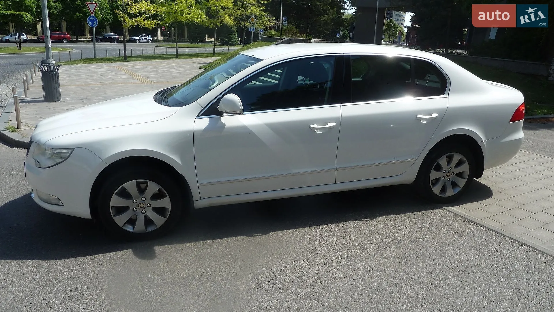 2013 Skoda Superb - мініатюра 7