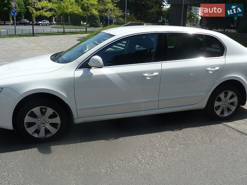 Лифтбек Skoda Superb 2013 в Днепре