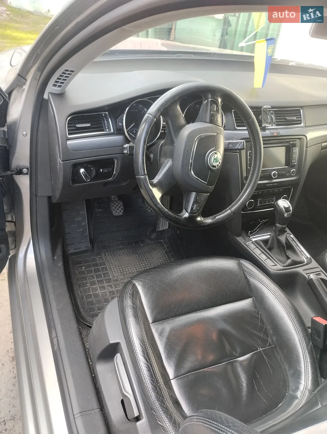 2011 Skoda Superb - мініатюра 2