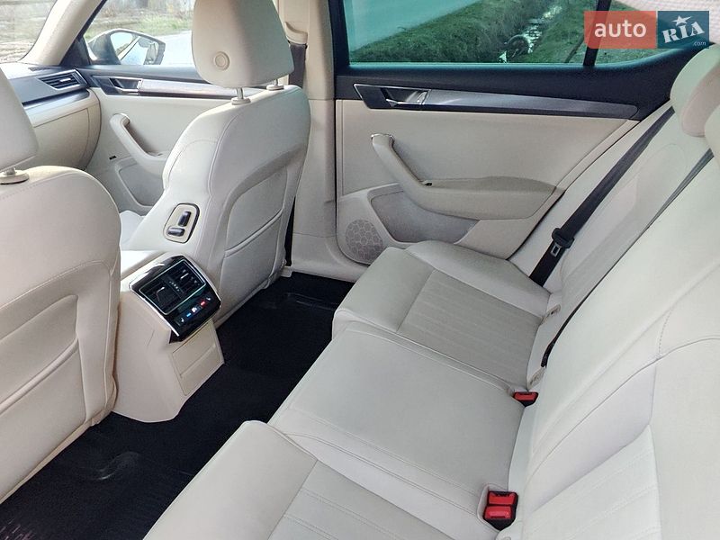 Лифтбек Skoda Superb 2019 в Ужгороде