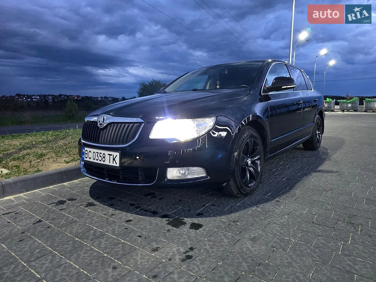 2010 Skoda Superb - мініатюра 16