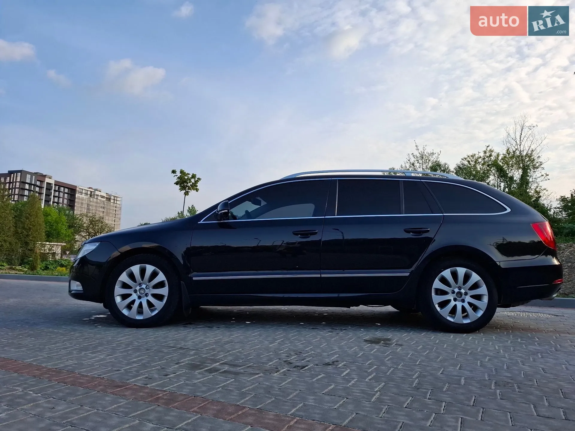 2011 Skoda Superb - мініатюра 12