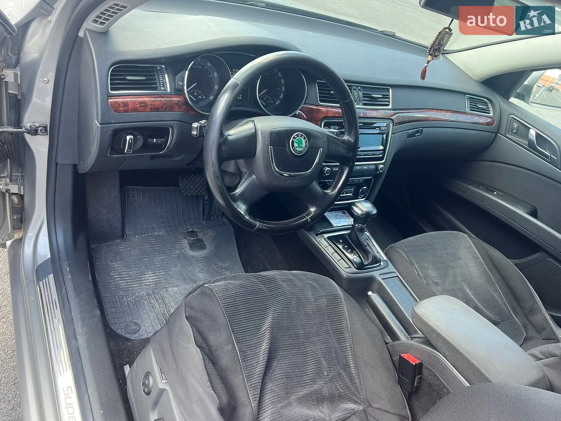 2010 Skoda Superb - мініатюра 13