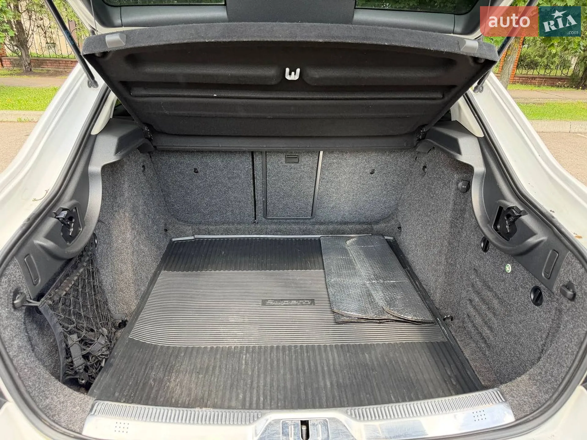 2010 Skoda Superb - мініатюра 8