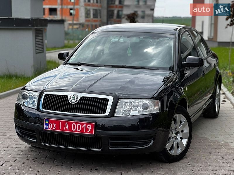 Лифтбек Skoda Superb 2004 в Тернополе