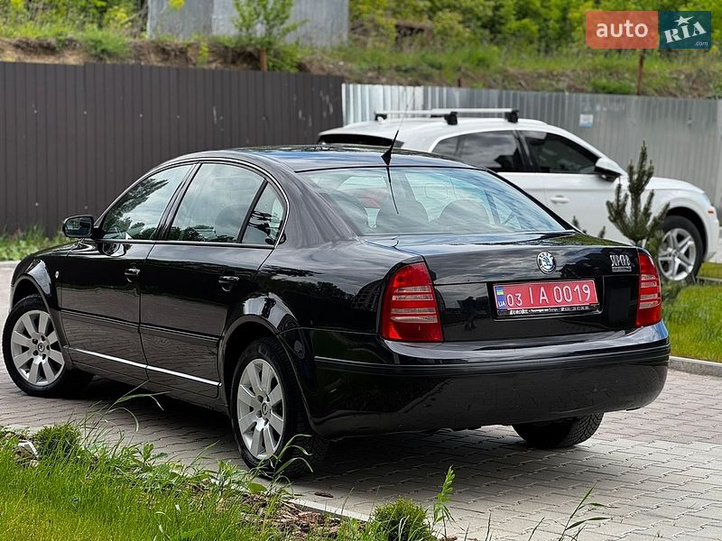 Лифтбек Skoda Superb 2004 в Тернополе
